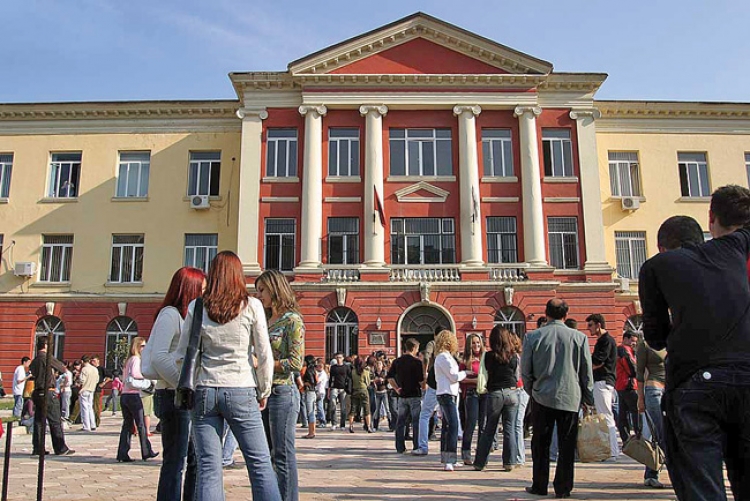 Student, ja ka kur fillon viti i ri akademik [FOTO]