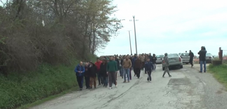 Bllokohet aksi Durrës-Shijak, protestuesit shfaqin ankesa për infrastrukturën e rrënuar