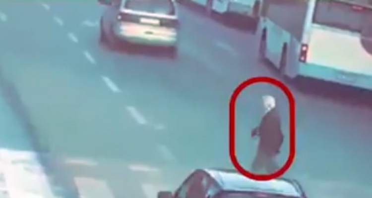 Po kalonte me të kuqe, përplaset për vdekje këmbësori në Tiranë