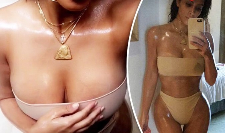 Seksi në bikini “nudes”... Këngëtarja shqiptare një Kardashian i vërtetë [FOTO]