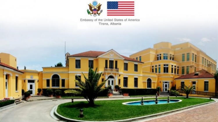 Njoftim nga Ambasada e SHBA: Sillni në kohë të dhënat tuaja...