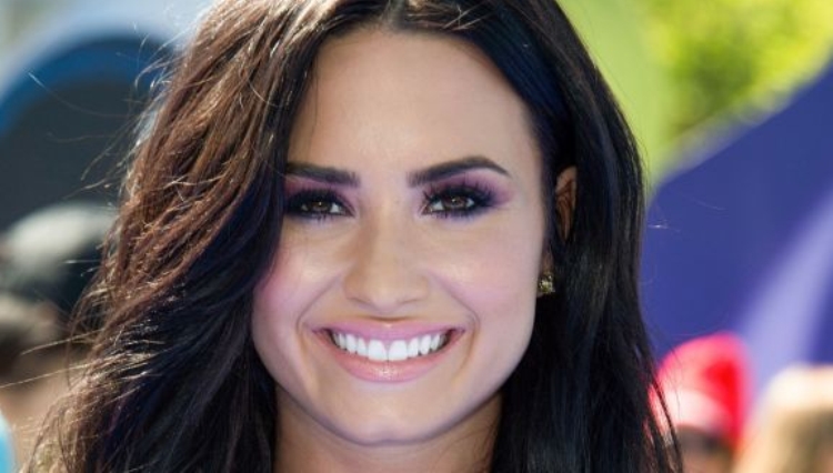 Rikthehet Demi Lovato në rrjetet sociale, pas overdozës këngëtarja duket në formën më të mirë…[FOTO]