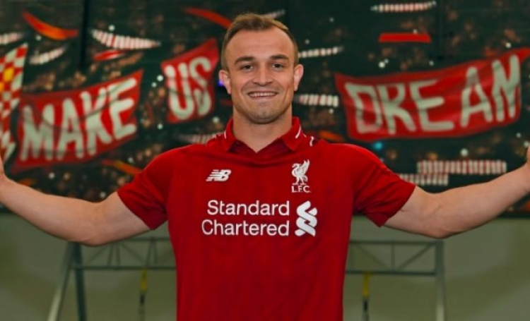 “A do të kishe dëshirë të pije një kafe?”! Ja përgjigja e Shaqiri-t për legjendën e Manchester United