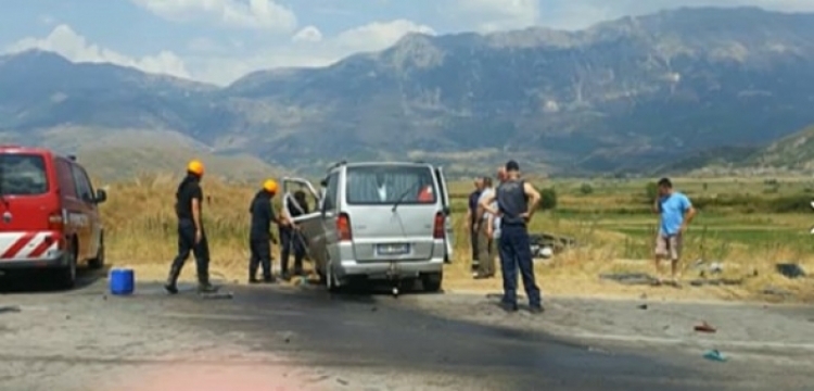 Aksident tragjik në Gjirokastër, 3 viktima, mes tyre 2 fëmijë