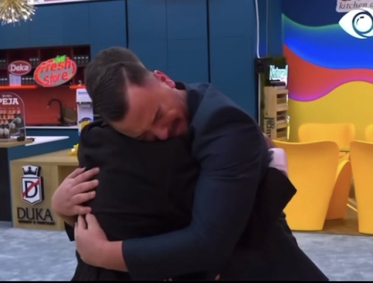 Ndodhej në gjendje të rënduar shëndetësore, ish-banori i Big Brother VIP humb babain e tij