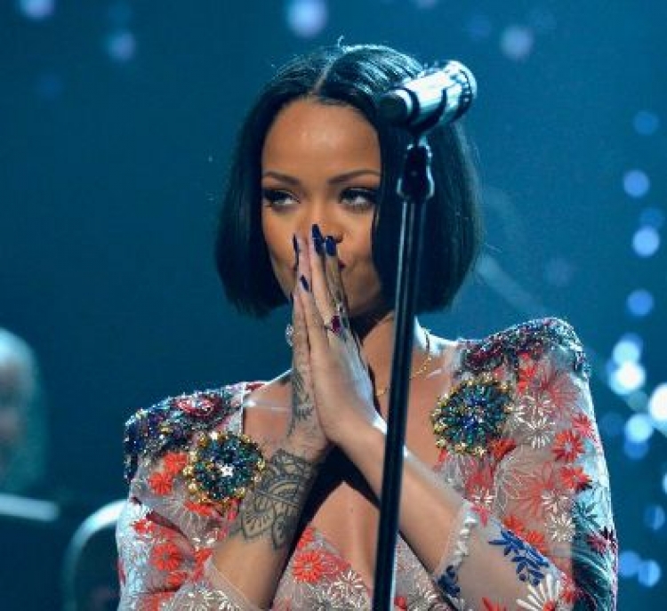 Amsterdam zhgënjen Rihanna-n. Mungojnë fansat në koncert  [FOTO / VIDEO]