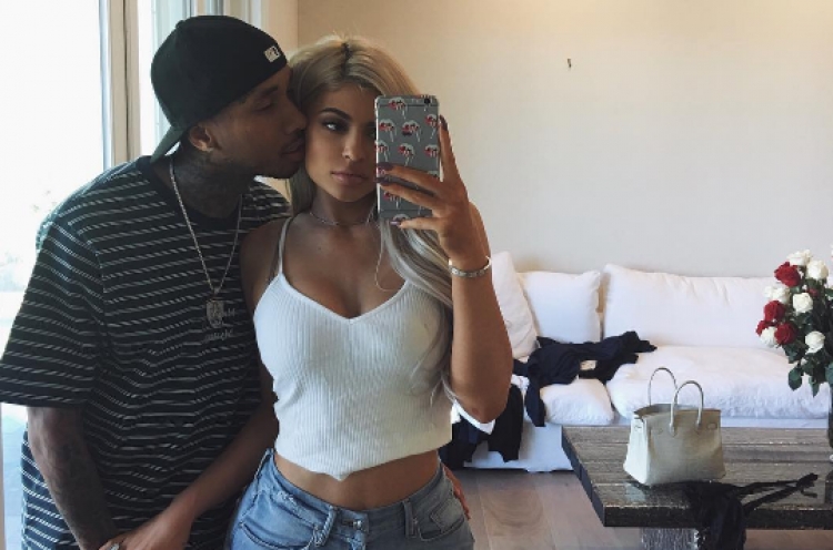 Wow! Kylie Jenner shtatzënë?! [FOTO]