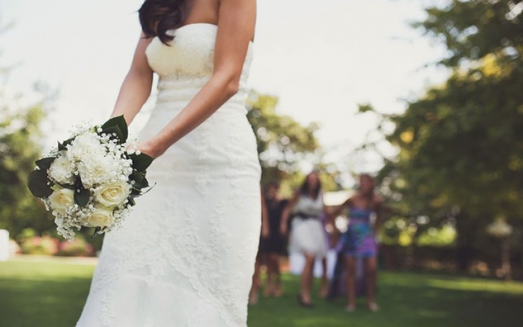 Historia e çuditshme e botërorit, nusja ndalon të ftuarit të shikojnë ndeshjen e Anglisë, ata i prishin ditën më të bukur të saj [FOTO]