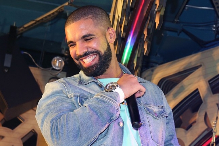Drake feston ditëlindjen pa të dashurën? Shikoni arsyen pse…[FOTO]