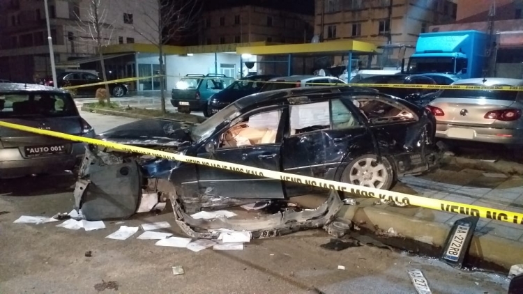 Kush ishte drejtori i dehur që fluturoi makinën në ajër dhe PËRPLASI 10 makina të tjera në Vlorë [EMRI]
