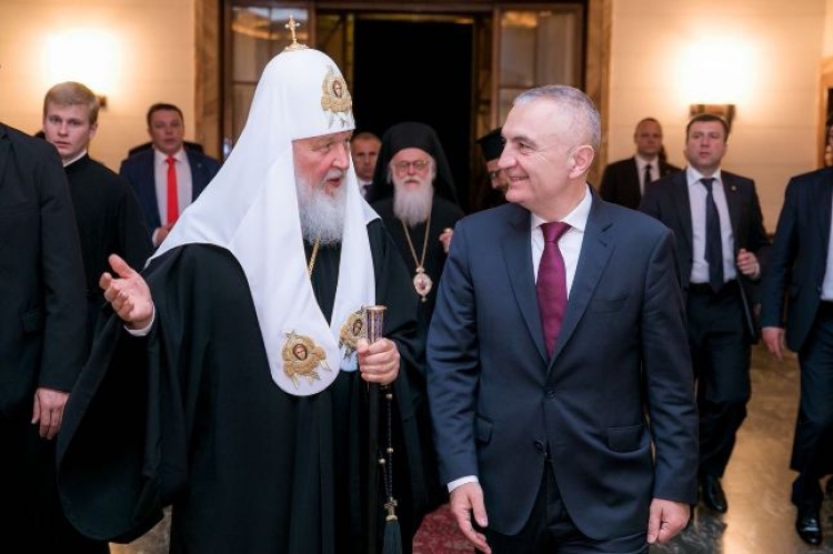 Presidenti Meta darkë me Patriarkun e Moskës, Kirill: ‘Ringritja e jetës fetare në Shqipëri po jep fryte të mira për të gjithë shoqërinë’