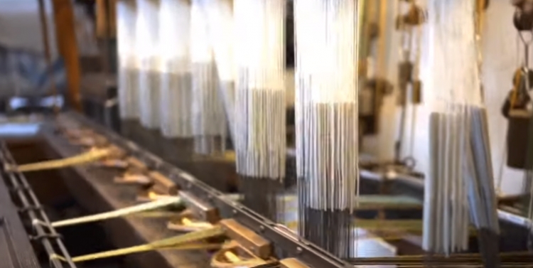 Pëlhurat e mëndafshit më fine në botë, si prodhohen sipas Da Vinçit [VIDEO]