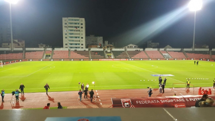 Dalin formacionet zyrtare, Panuçi e nis lojën me eksperimente në mbrojtje[FOTO]