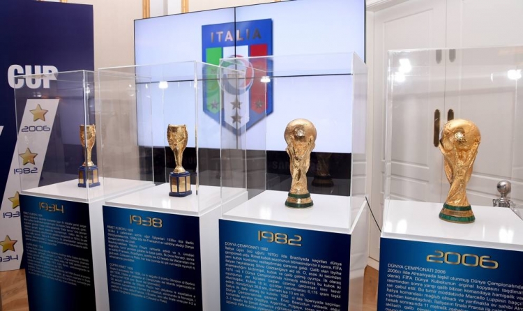 Shkodër, katër kupat e botës të fituarara nga Italia ekspozohen në hollin e Teatrit Migjeni