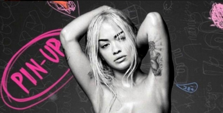 Rita Ora harron rrobat sërish