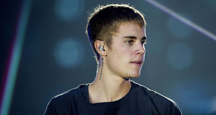 “Justin Bieber mund të **** veten e tij”! Kanadezi vihet në qendër të një uragani sharjesh në internet! [FOTO]