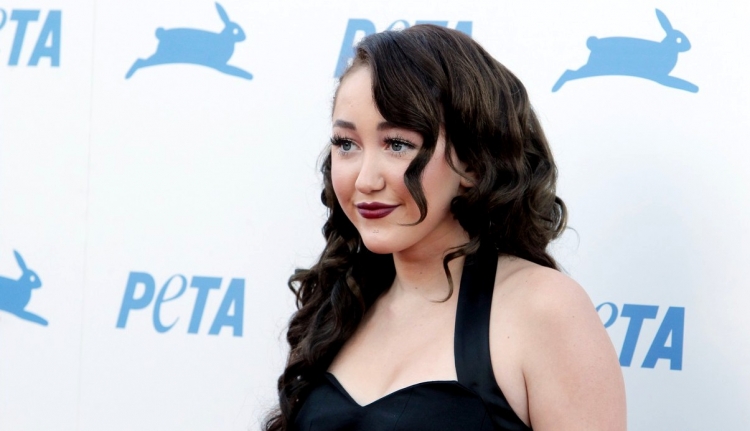 Noah Cyrus ndjek shembullin e së motrës Miley Cyrus