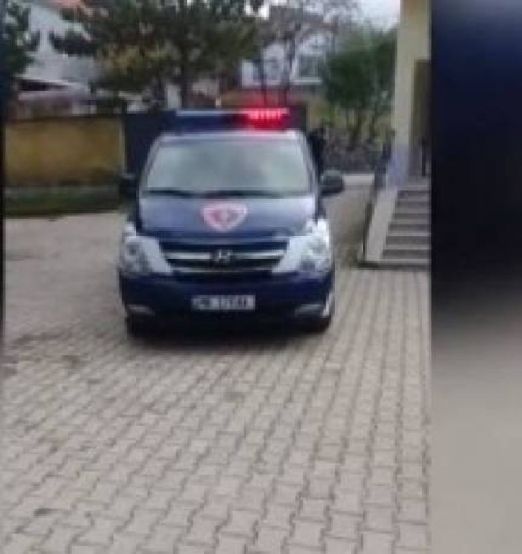 Dibër, përndiqte prej kohësh një vajzë 20-vjeçe, prangoset Leonard Lica 23 vjeç