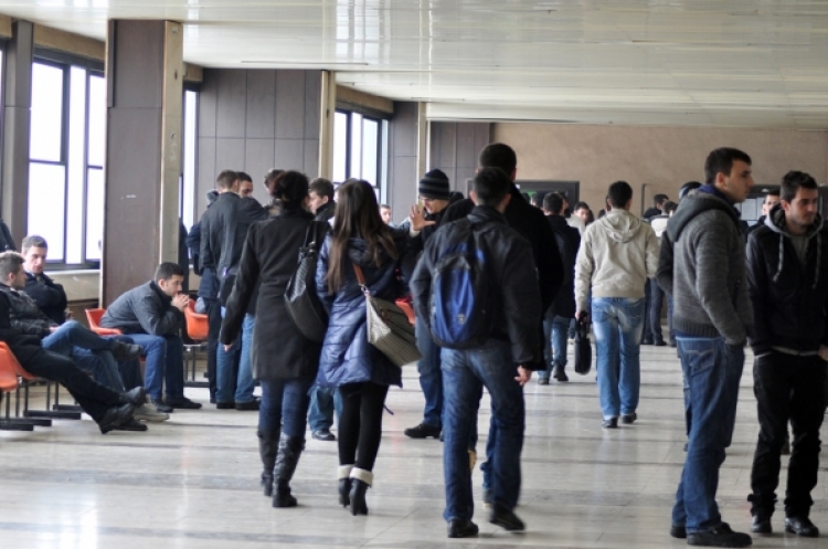 Deri në 30 dhjetor studentët mund të aplikojnë për bursa. Ja kush përfiton…