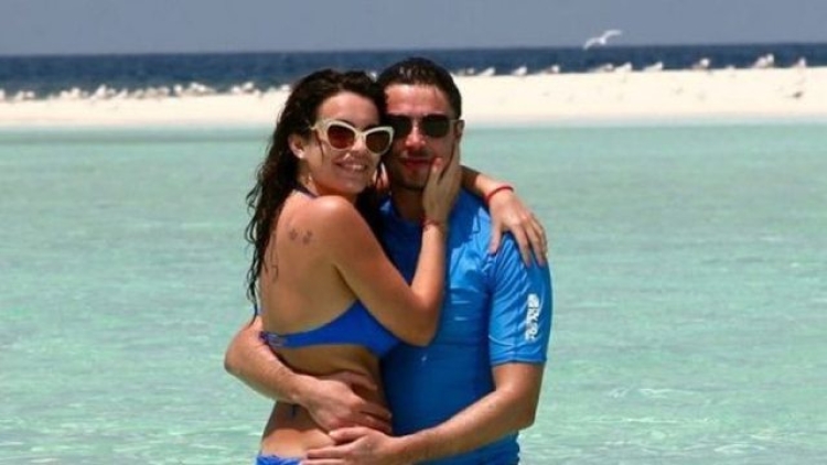 Armina Mevlani dhe Shkëlzen Berisha nisin muajin e mjaltit