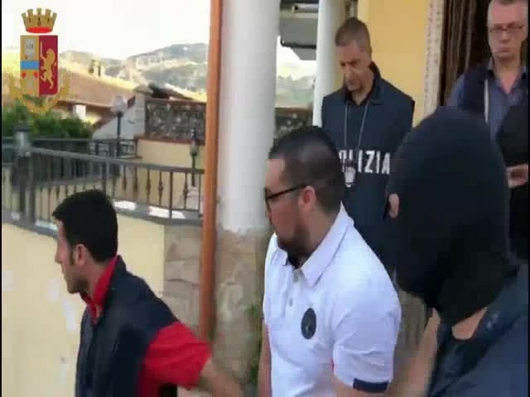 Arrestohet bosi i Ndragetës. 29-vjeçari ishte në listën e të kërkuarve më të rrezikshëm [VIDEO]