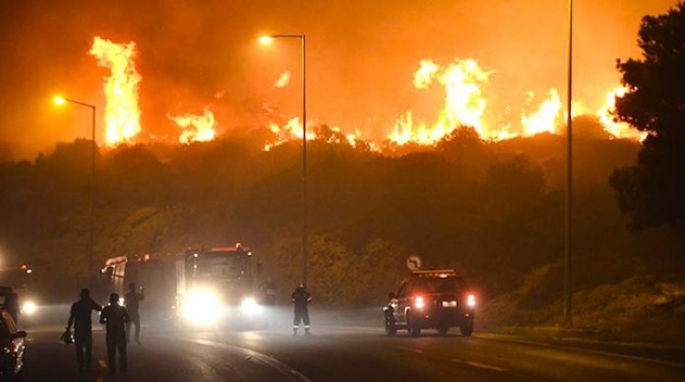 Greqia përfshihet nga zjarret, rrezikohen zonat e banuara