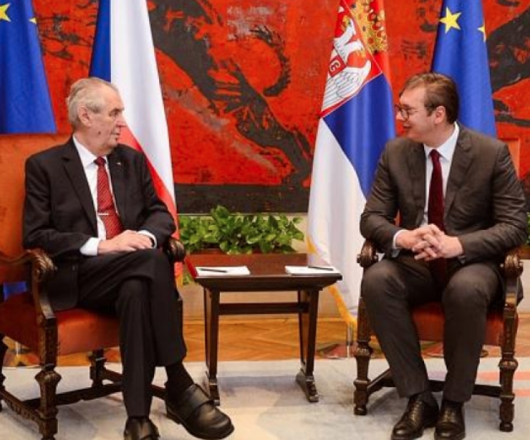 Përse presidenti çek nuk e pëlqen Kosovën? Ironia e ministrit: Sepse e mundi në futboll