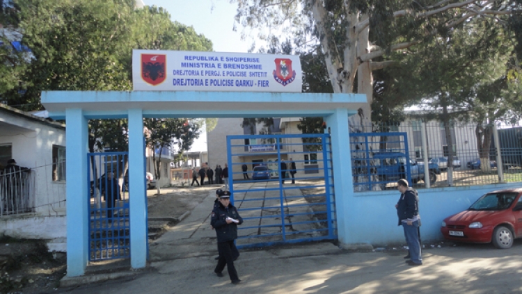 Aksident në Ballsh/ Adoleshenti me “Ford Fokus” përplas fëmijën 5-vjeç