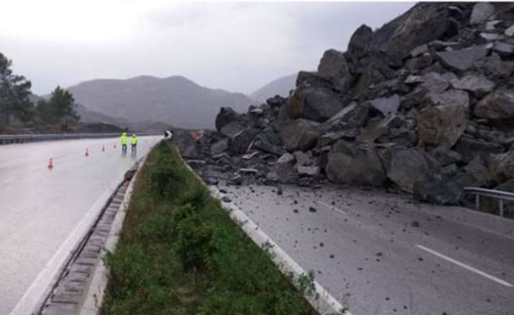 Dosja e rrugës Tiranë-Elbasan, 15 mijë dollarë u abuzuan vetëm për pagesat e shërbimit taksi