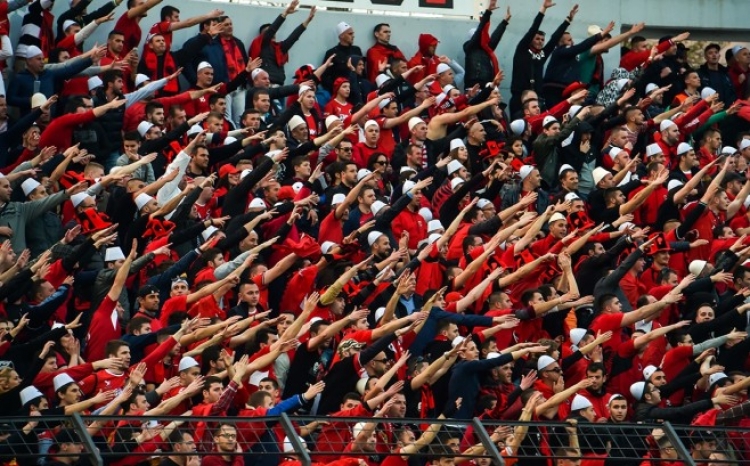 “Tifozat Kuq e Zi” bojkotojnë kombëtaren, reagon FSHF [FOTO]