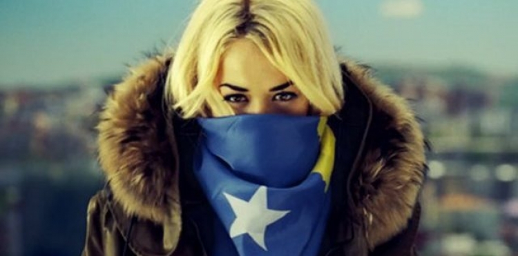 Rita Ora sërish në Kosovë: Surpriza e Begjet Pacollit do e lërë pa fjalë [FOTO]