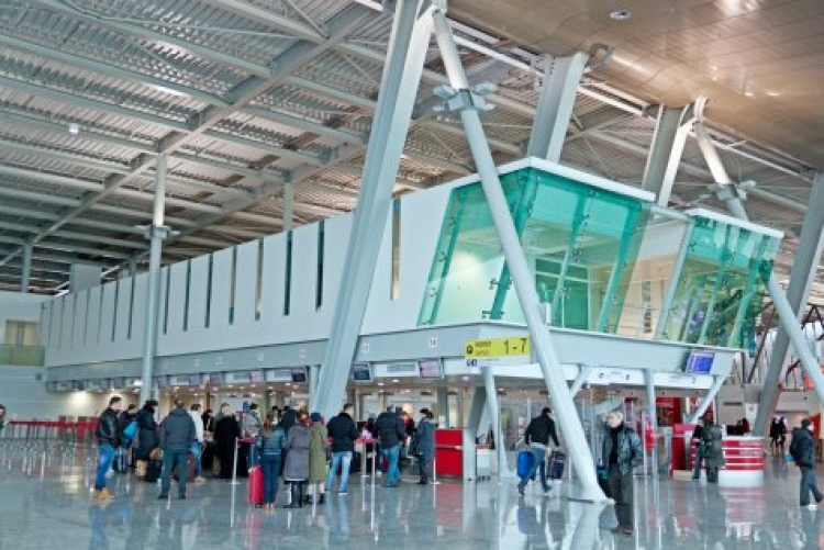 Aeroporti 'Nënë Tereza' deklaratë për mediat: Operimet në normalitet, disa vonesa, por fluturimet vijojnë normalisht