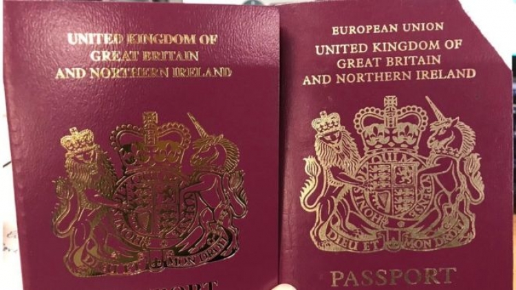 Pasaportat e reja britanike, hiqet Bashkimi Europian pa u miratuar Brenxit
