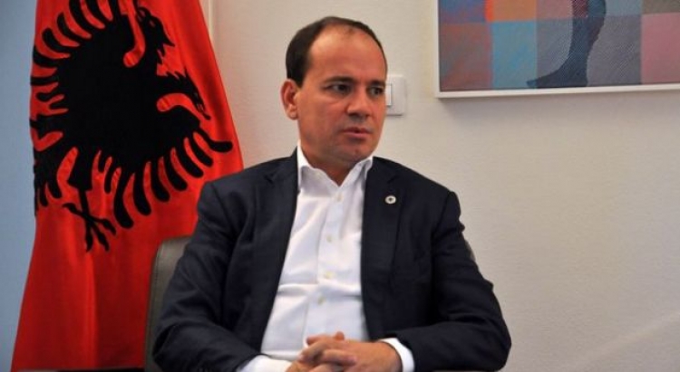 Nishani, PD bëri akt historik! Jemi alternativë për një Shqipëri…