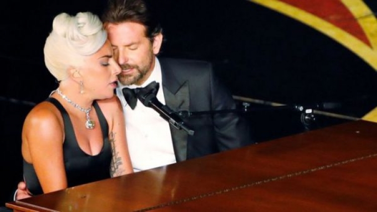 'Ishte e inskenuar', Lady Gaga flet për performancën me Bradley Cooper në 'Oscars'