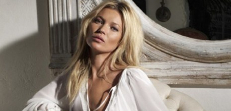 Kate Moss shfaqet chic me te dashurin 28 vjeçar