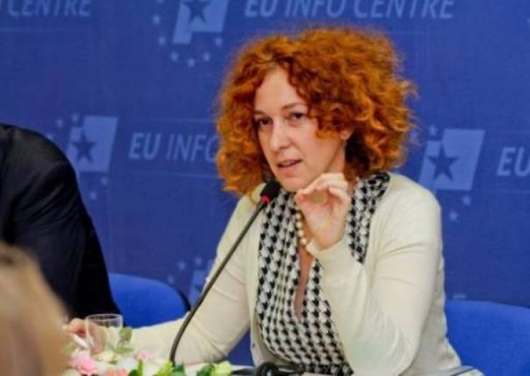 Vlahutin parakalim në Laç: “Vëmendje dhe rëndësi të miturve!”