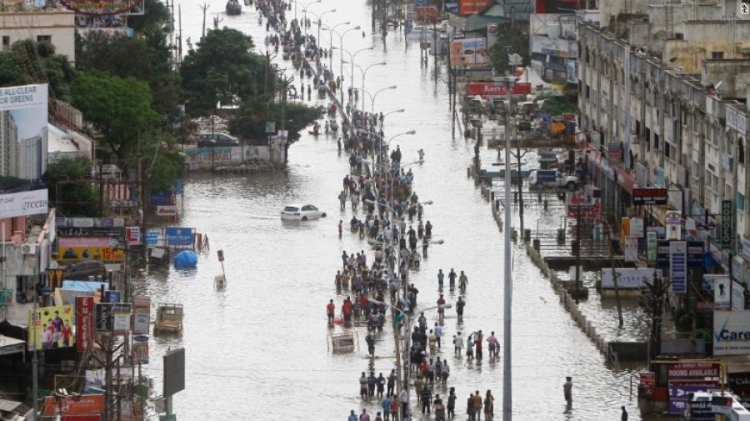 Indi, përmbytjet e rënda u marrin jetën 76 personave