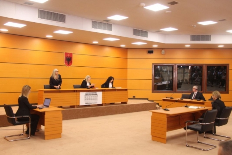 Komisioni i Pavarur i Kualifikimit pritet të japë sot vendimin për gjyqtaren e Kurbinit, Marçela Shehu