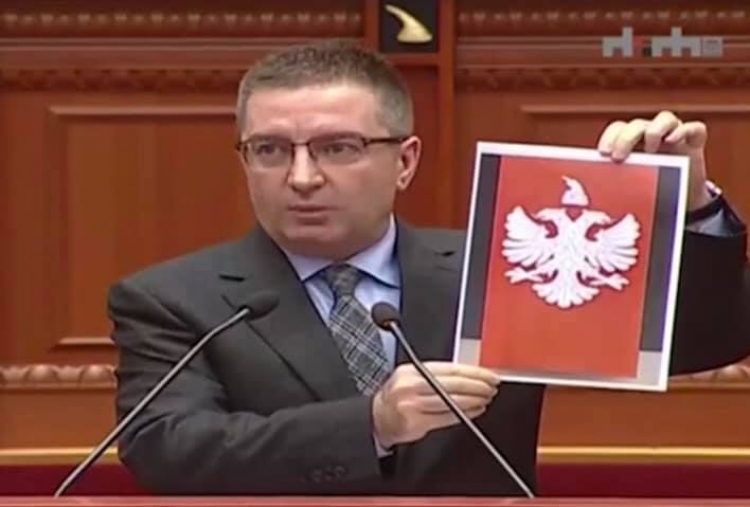 ‘Skandal me simbolet kombëtare’, Rama: Ministria e Jashtme përdorë shqiponjë të bardhë në flamur