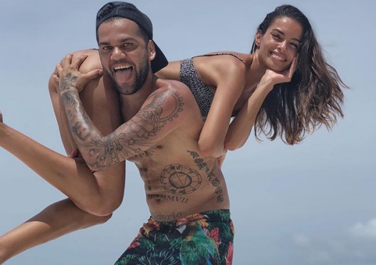 Bashkëshortja e Dani Alves zvogëlon gjoksin, për një arsye të habitshme! [FOTO]