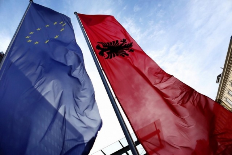 Anëtarësim në BE, shqiptarët më të padëshiruar nga gjermanët dhe francezët