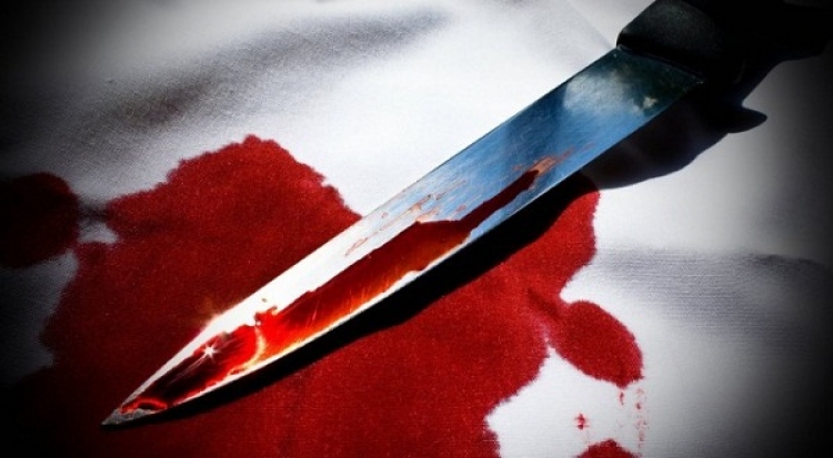 Sherr me thika, 20-vjeçari në rrezik për jetën