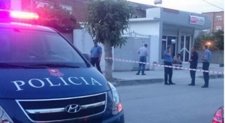 Plagoset me thikë 39 vjecari në Kamëz, autorët arrestohen nga policia