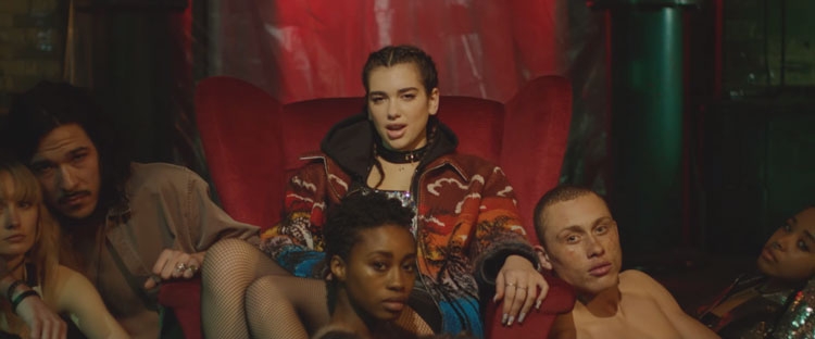 Dua Lipa në rolin e Djallit, publikon 