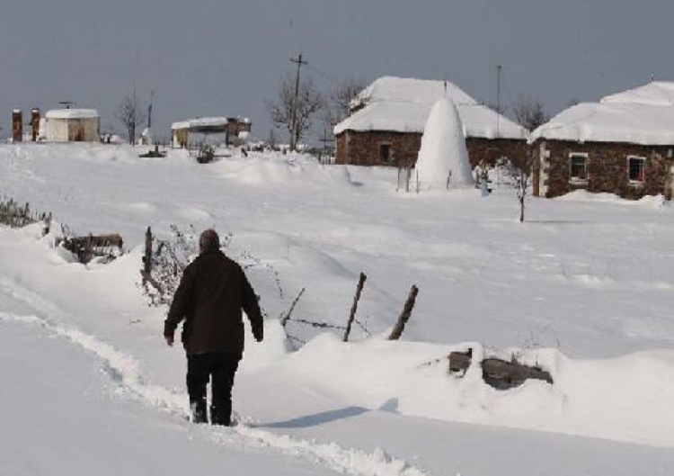 Angazhohen Forcat Ajrore për shpërndarjen e ushqimeve në Kukës [VIDEO]