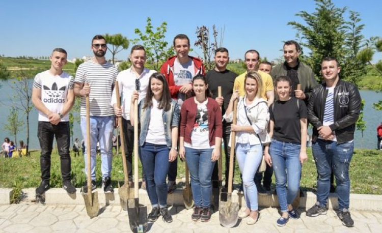 Mbyllet fushata e mbjelljes së pemëve,  ja sa rrënjë u mbollën në Tiranë