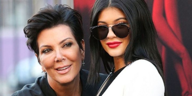 Kjo është Kylie Jenner, mami Kris i dhuron foton e ADN-së [FOTOVIDEO]