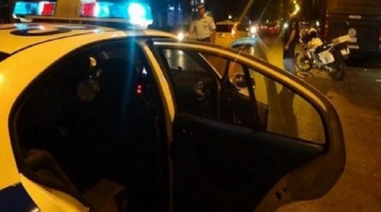 U kapën me drogë në makinë/ Policia shoqëron 4 persona në Tiranë