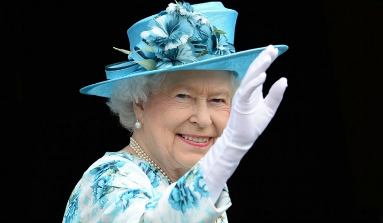 Mbretëresha Elisabeta joshet nga instagrami, poston një letër historike[FOTO]